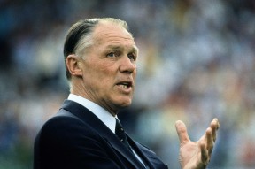 开云体育-门兴格拉德巴赫今晚复出首秀，志在荷甲名次提升，气氛紧张，球队文化再被提及的简单介绍